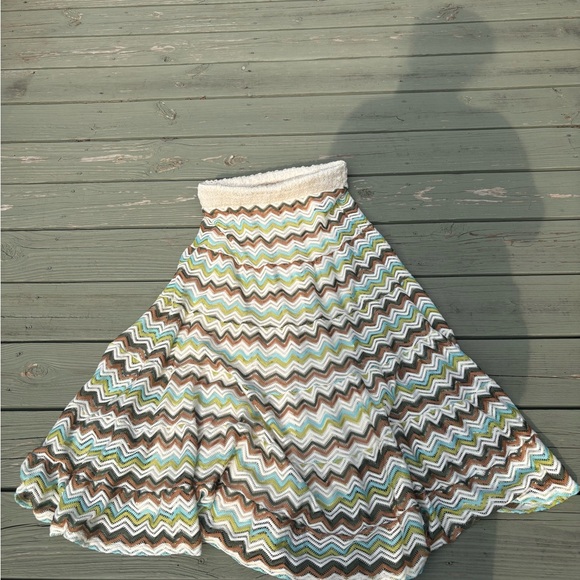 Medium ankle to full length skirt. Beautiful chevron - Picture 1 of 5